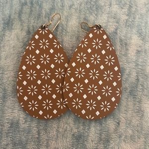 Nickel and Suede London Tan Sedona Teardrops M